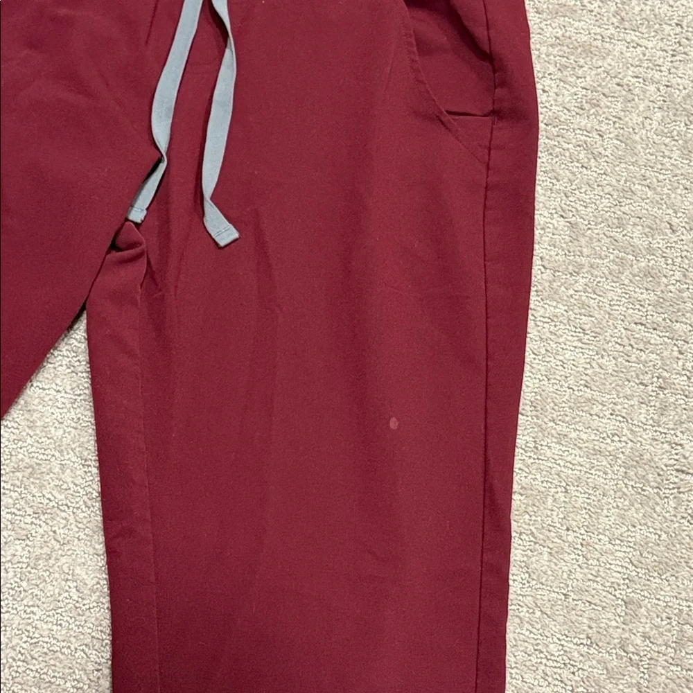 FIGS Burgundy Maroon Scrubs Set SMALL - Picture 5 of 5